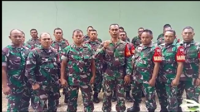 Tak Terima Disebut Gerombolan Melebihi Ormas, Prajurit TNI Ke Effendi Simbolon: Apa Maksud Saudara!