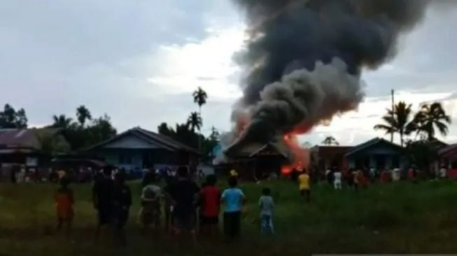 Dua Kebakaran dalam Sehari Hebohkan Masyarakat Kapuas Hulu