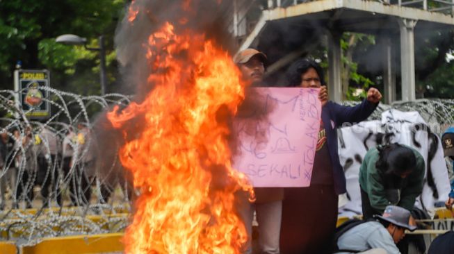 Demo Mahasiswa UIN Alauddin Ganggu Pesta Pernikahan, Rektor Minta Maaf