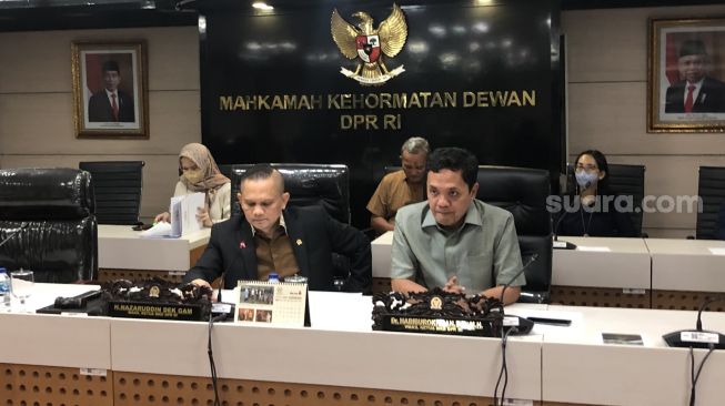 Mahkamah Kehormatan Dewan (MKD) DPR RI memutuskan tidak menindaklanjuti laporan terhadap Ketua DPR RI Puan Maharani terkait perayaan ulang tahun di rapat paripurna.