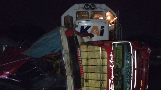 Kedatangan Sempat Terdampak KA Kahuripan yang Tertabrak Truk, DAOP 6 Yogyakarta Pastikan Kondisi Sudah Normal