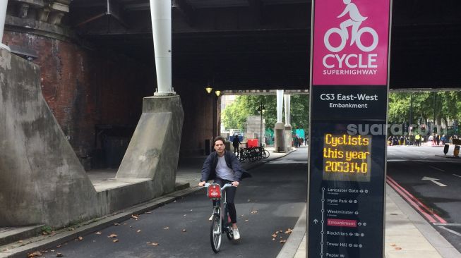 Boris bike sebagai transportasi praktis mengantar ke venue saat seremoni mangkatnya Ratu Elizabeth II [Suara.com/Nicholas Ingram CNR ukirsari].