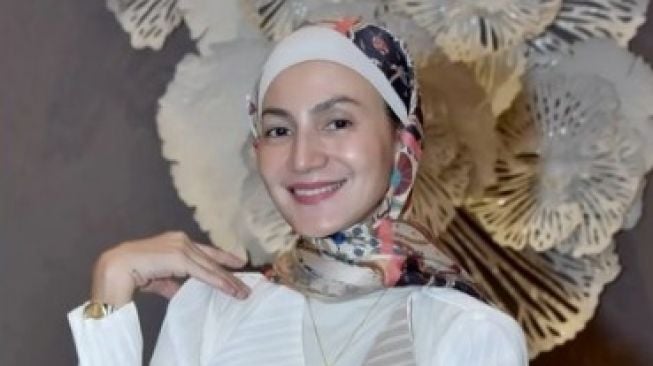 Kenakan Hijab, Wanda Hamidah Tak Ingin Disebut Berhijrah, Ini Alasannya