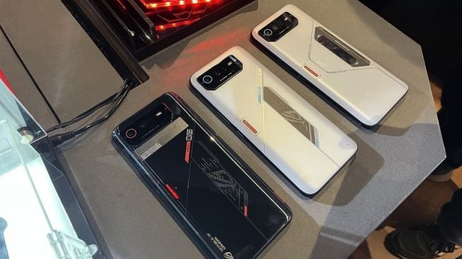 Asus ROG Phone 6 dan ROG Phone 6 Pro [Suara.com/Dicky]