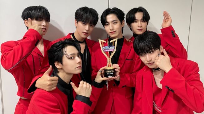 ONEUS Sukses Raih Kemenangan Kedua untuk 'Same Scent' di Show Champion