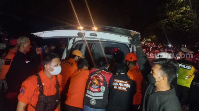 Sempat Dikira Boneka, Mayat Mr X Mengambang di Kali Mookervart Cengkareng