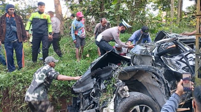 Sumsel Sepekan: Kecelakaan Kereta Api di Lahat Dan Kapal Angkut BBM Terbakar di Palembang