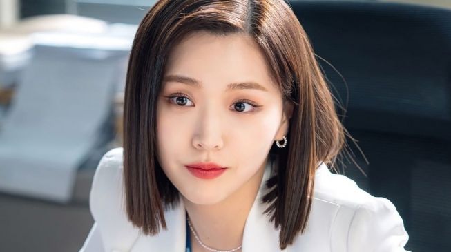 Pesona Kim Ji Eun di One Dollar Lawyer (Instagram/@sbsdrama.official) 