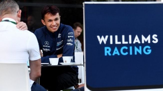 Alex Albon Tinggalkan Rumah Sakit Setelah Jalani Operasi