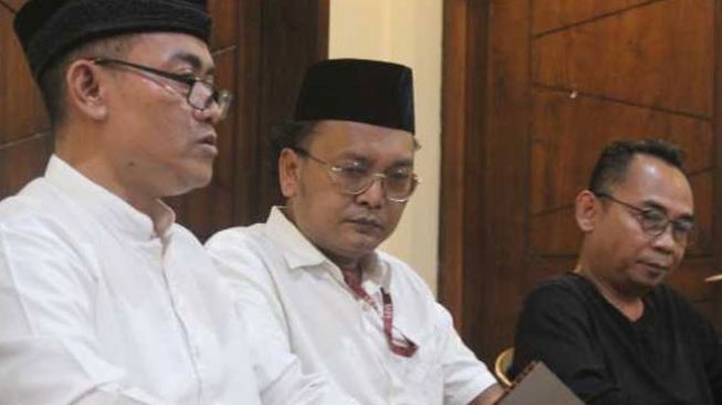 Minta Maaf Langsung ke Ponpes Lirboyo, Eko Kuntadhi Akui Salah Hina Ning Imaz