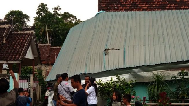 Ngerinya Puting Beliung di Tampo Banyuwangi, 13 Rumah Warga Rusak