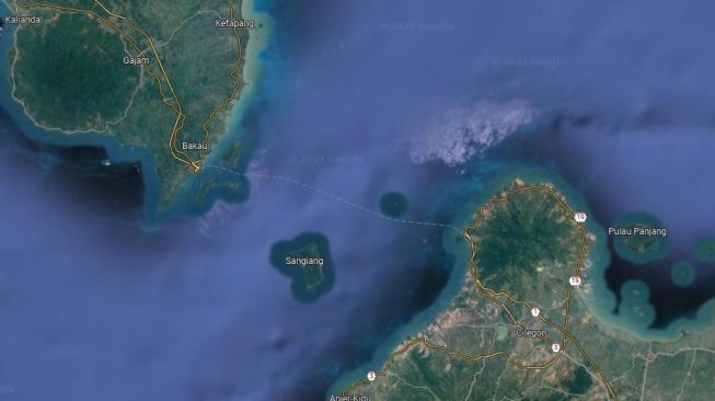 BREAKING NEWS! Kapal Tangker MT Seaborne Petro Terbakar di Selat Sunda
