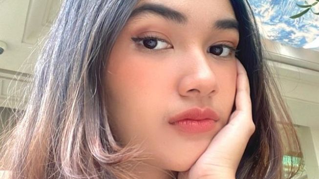 Potret Natasha Urbach Keponakan Nafa Urbach (Instagram/@natashaurbach)