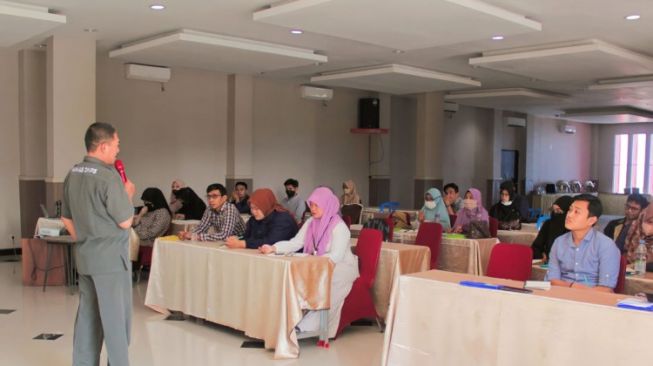 Balai Bahasa Sulteng Gelar Bimtek Pemberdayaan Komunitas Penggerak Literasi