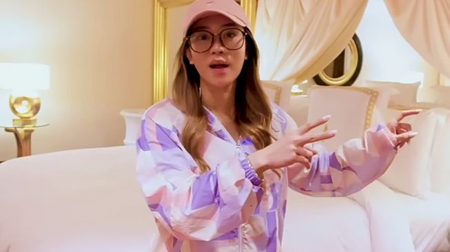  Potret Jessica Jane Nginap di Hotel 40 Juta(YouTube/Jessica Jane)