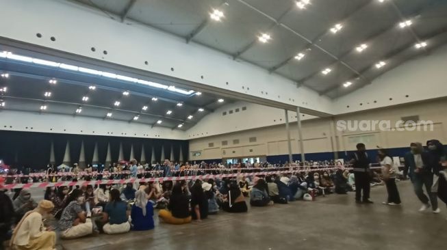 Suasana Jelang Konser Super Junior di ICE BSD, Tangerang Selatan pada Sabtu (17/9/2022) [Suara.com/Rena Pangesti]