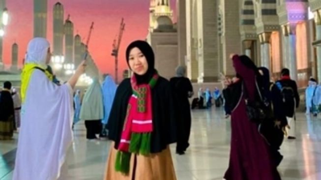 Momen Kiky Saputri Umrah Bareng Keluarga (instagram/@kikysaputrii)