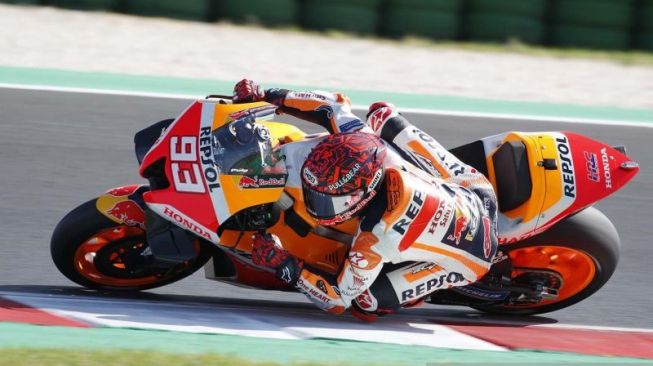 Pembalap Repsol Honda Marc Marquez memacu motornya Honda RC213V saat sesi tes MotoGP Misano 2022 seusai rehat 100 hari karena cedera di Provinsi Rimini, Emilia-Romagna, Italia (7/9/2022). ANTARA FOTO/Marco Serena/NurPhoto/aww.