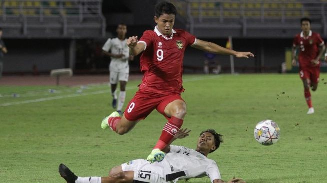 Penyerang Timnas Indonesia U-20, Hokky Caraka (atas). [ANTARA FOTO/Moch Asim]