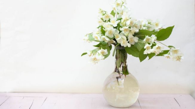 7 Rekomendasi Parfum Lokal Kunticore, Wangi Semerbak Bunga yang Tahan Lama