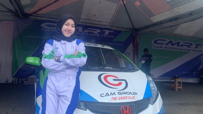 Mengenal Gadis Berhijab Cantik Asal Cianjur Yang Ikut Ngaspal di Kejurnas Slalom