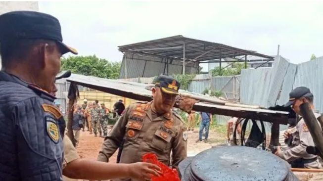 Gudang Simpan Minyak Ilegal Dibongkar, Pemilik Masih Diburu