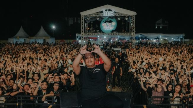 Ndarboy Genk meriahkan konser IM3 Collabonation Tour di Semarang. (Dok: IM3 Indosat)