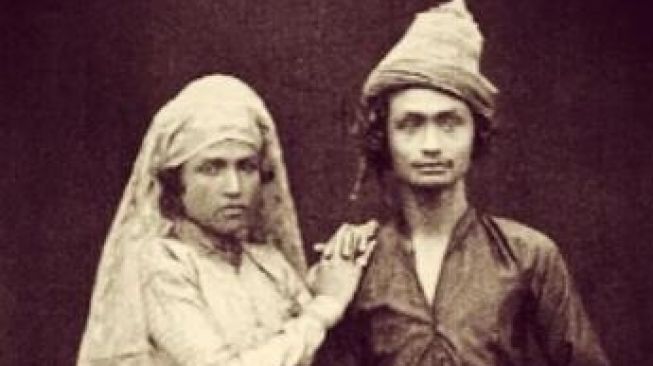 Beredar Potret Pengantin Aceh di Tahun 1880, Penampakan Senjata Lawas Ini Jadi Sorotan Publik