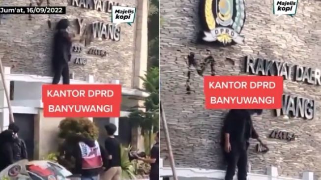 Aksi Demo Tolak Kenaikan BBM, Massa Copot Nama Gedung DPRD Banyuwangi, Diganti Tulisan 'Mosi Tidak Percaya'