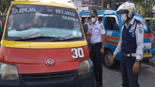 Belasan Ribu Angkot Kota Medan Memperoleh Subsidi Hingga Tiga Bulan Mendatang