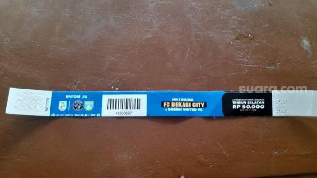 Tiket pertandingan FC Bekasi City vs Gresik United yang terlihat nominal harga (Suara.com/Danan Arya)