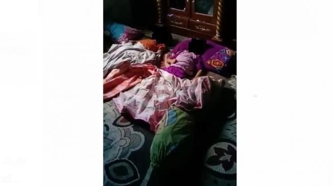 Ibu bunuh dua anak di Kabupaten Pinrang, Sulawesi Selatan. Setelah itu pelaku gantung diri. Motifnya diduga karena utang [SuaraSulsel.id/Istimewa]