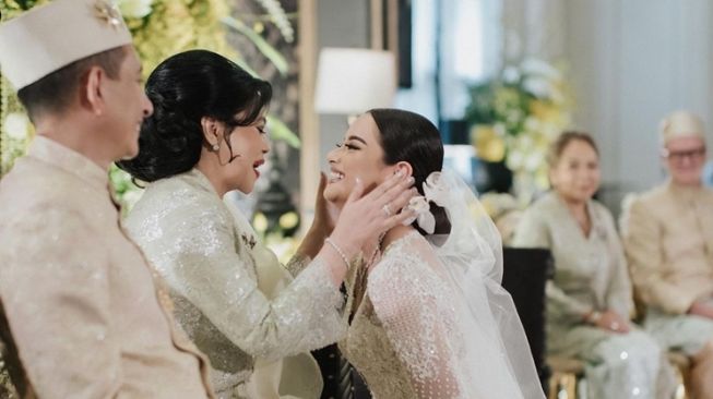 Potret Nikah Amanda Adik Maudy Ayunda (instagram/@akhairunnisa)