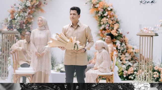 Potret Lamaran Glenca Chysara dan Rendi Jhon (Instagram/glencachysaraofficial)