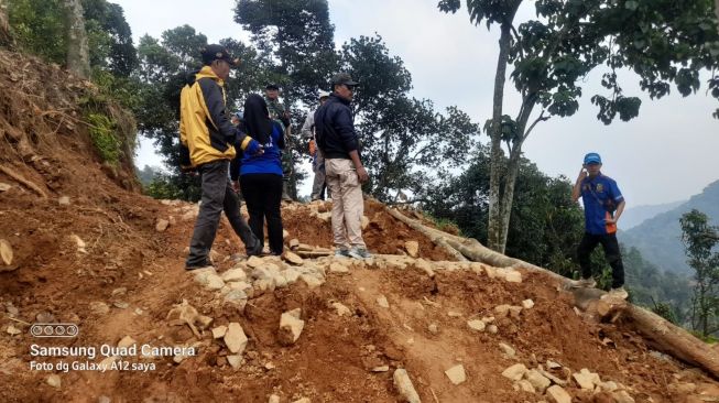 Begini Kondisi Kampung Cibugis yang Terisolir Akibat Bencana Pergeseran Tanah