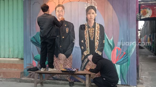 Terungkap! Ini Sosok hingga Cerita Pembuat Mural Kaesang Pangarep dan Erina Gudono di Koridor Gatsu Solo