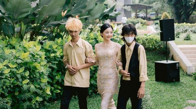 Potret Lamaran Glenca Chysara dan Rendi Jhon (Instagram/glencachysaraofficial)