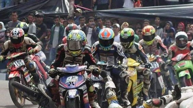 2 Penonton Balap Motor Bukittinggi Luka-luka, Patah Kaki hingga Dirawat di RSUP M Djamil Padang