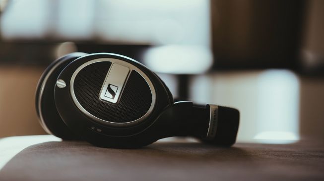 Sennheiser. [Chris panas/Unsplash]