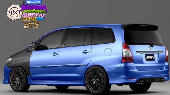 IMX 2022 menghadirkan Innova 2KD berkonsep "Family Racing Car" sebagai salah satu giveaway IMX].