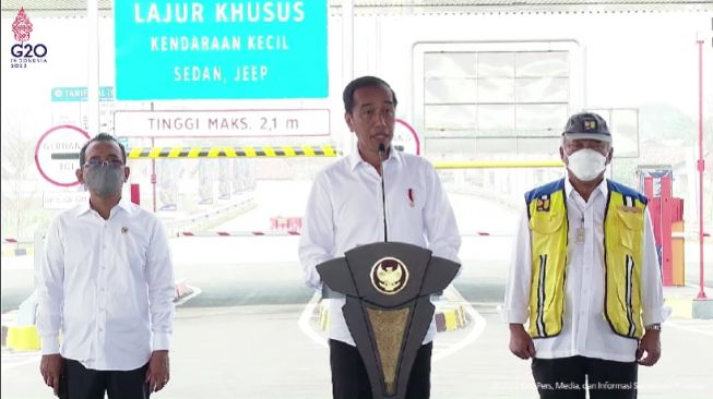 Presiden Joko Widodo atau Jokowi meresmikan dua jalan tol pada Selasa (20/9/2022). (YouTube Sekretariat Presiden)