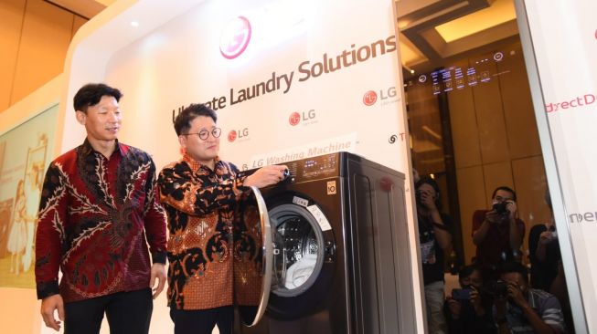 LG Styler dan mesin cuci cerdas seri AI DD terbaru. [LG Electronics Indonesia]