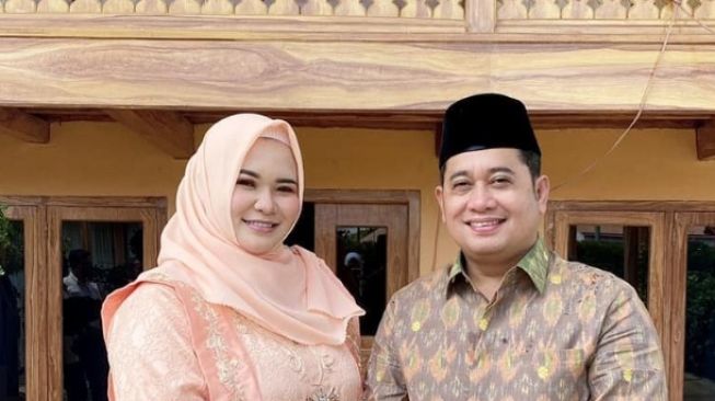 Diceraikan Bupati Askolani, Fitri: Bagi Saya, Pernikahan Itu Sakral, Satu Suami Untuk Satu Perempuan