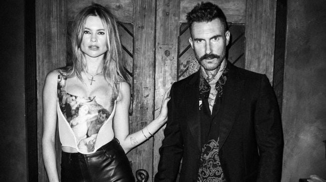 Marah Besar, Ternyata Behati Prinsloo Lagi Hamil Saat Adam Levine Ketahuan Selingkuh