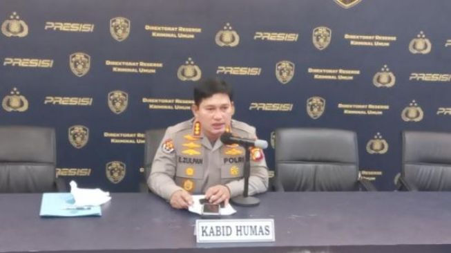 Kabid Humas Polda Metro Jaya Kombes Pol Endra Zulpan menyatakan belum menerima pemberitahuan aksi demonstrasi menolak kenaikan harga BBM yang digelar Gerakan Nasional Pembela Rakyat (GNPR) pada Jumat (23/9/2022). [Suara.com/M Yasir]