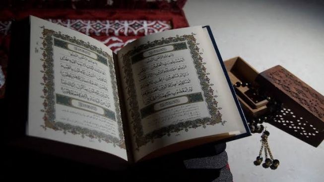 Surat Al Kautsar: Latin, Arti, Tafsir, Keutamaan Membacanya