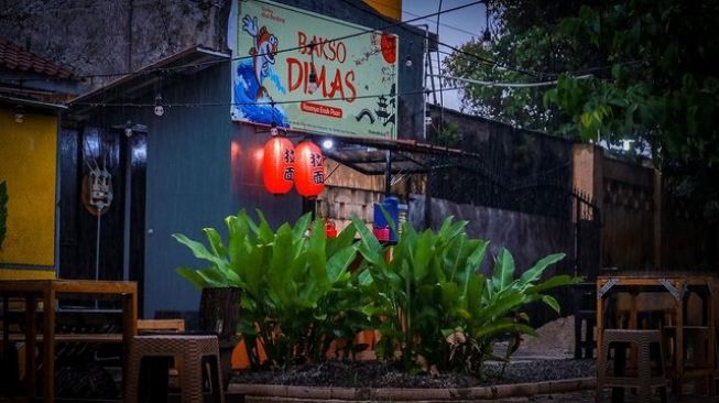 Potret Dimas Ahmad Kembali Jualan Bakso (Instagram/@dimas_baam)