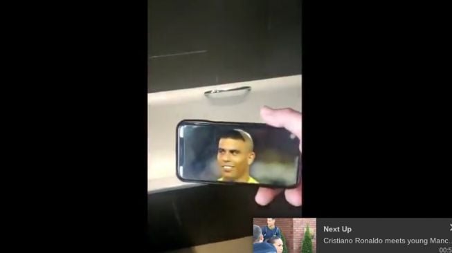 Seorang bocah yang ingin memotong rambutnya dengan gaya seperti Cristiano Ronaldo. (sportbible)