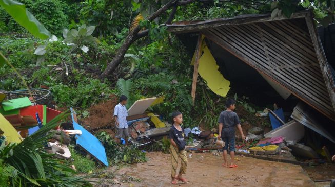 Gegara Longsor, Bangunan PAUD di Padang Hancur