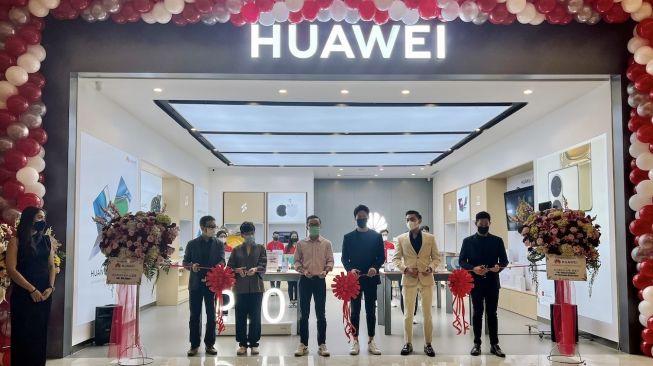 Huawei Authorized Experience Store (HES) di Trans Studio. [Huawei Indonesia]